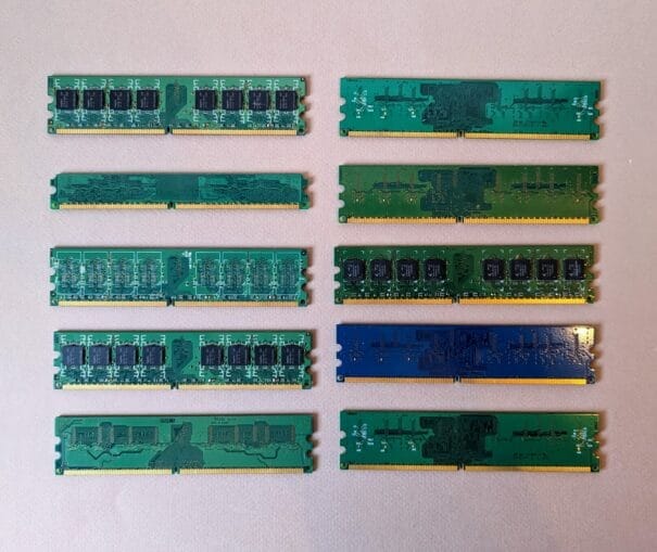 LOT de 8 barrettes de RAM DDR2 1GB (PC2), Hynix, Kingston, Corsair ... – Image 2