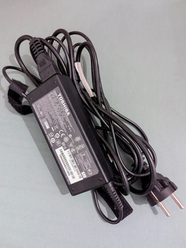 Chargeur alimentation pour ordinateur portable Toshiba 19V (PA-1750-29) – Image 2